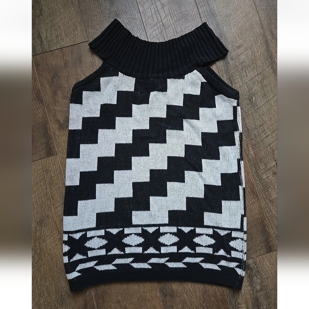 VTG Michael Carrie Knit Sweater Vest Size S Off Shoulders Sleeveless Black White
